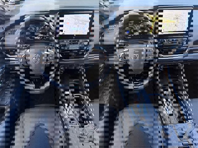 Used 2025 Toyota Grand Highlander AWD Hybrid image 12