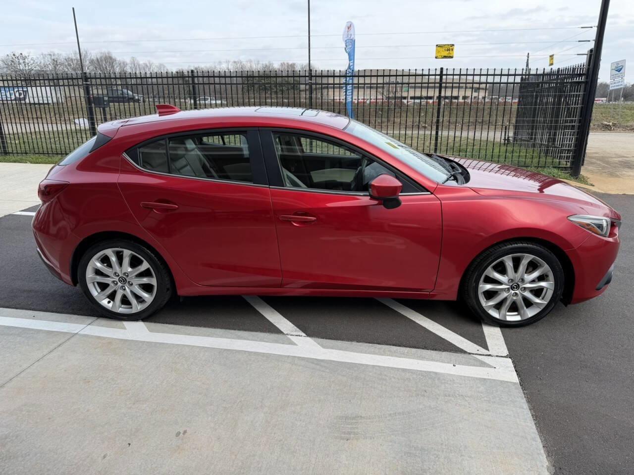 Used 2014 MAZDA MAZDA3 s Grand Touring image 7