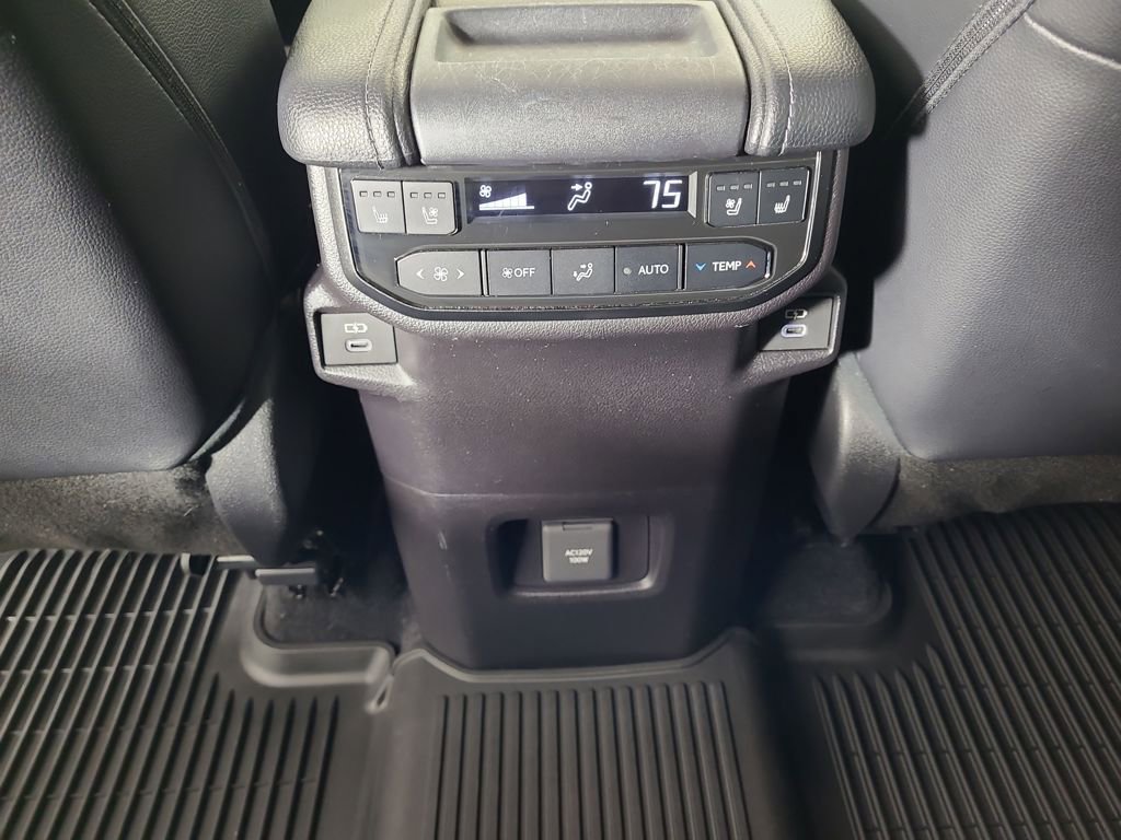 Used 2025 Toyota Grand Highlander AWD image 18