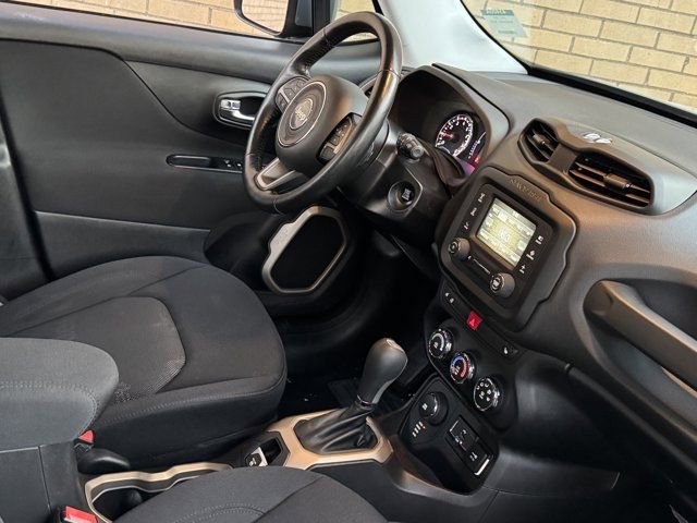 Used 2017 Jeep Renegade Latitude w/ Cold Weather Group image 14