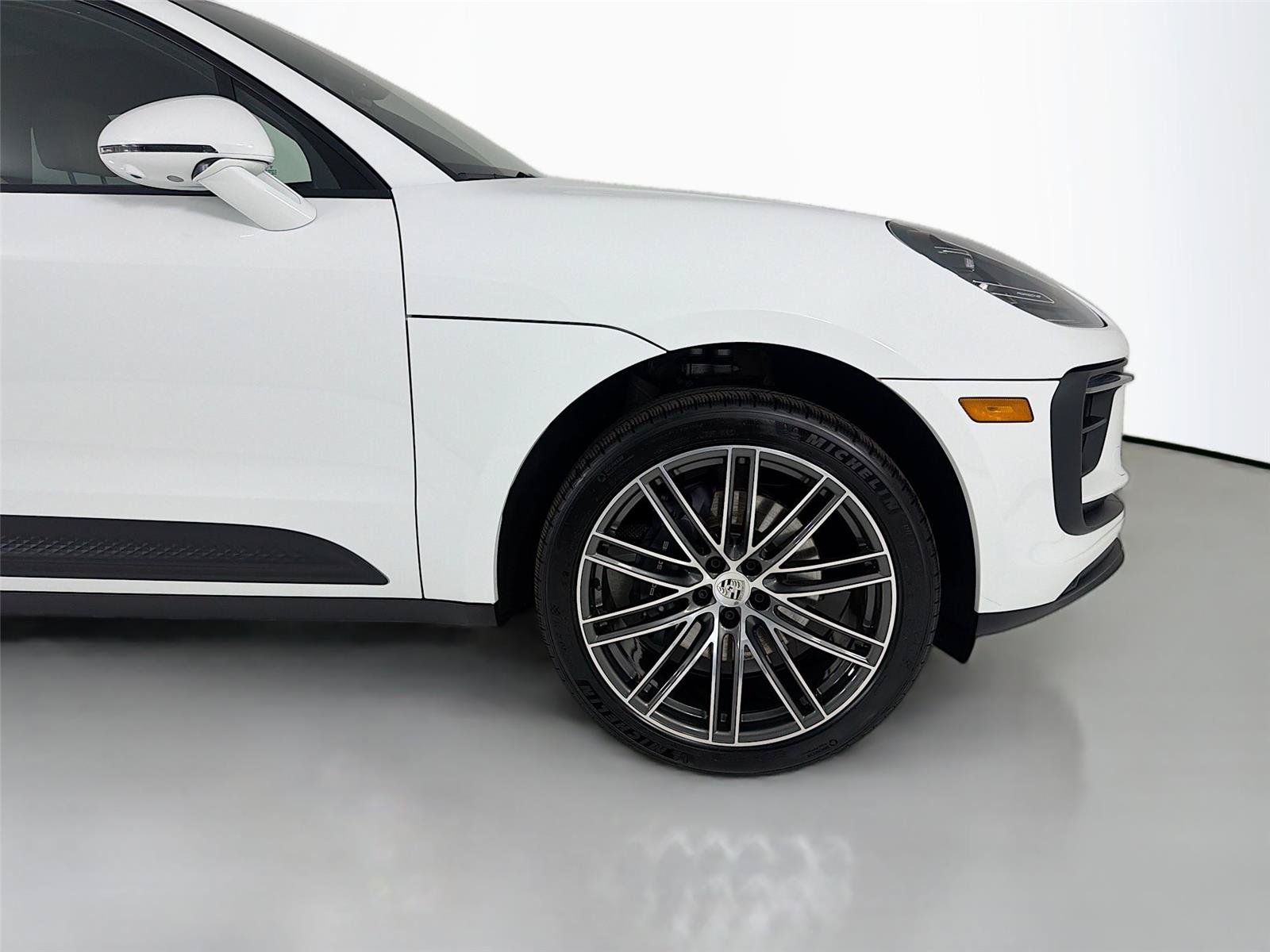 Certified 2026 Porsche Macan Turbo AWD/4WD image 30