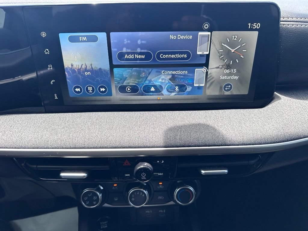 Used 2025 Nissan Kicks SV FWD image 19
