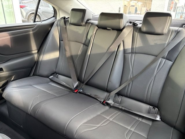 Used 2024 Lexus ES 300h w/ Accessory Package (Z2) FWD image 25