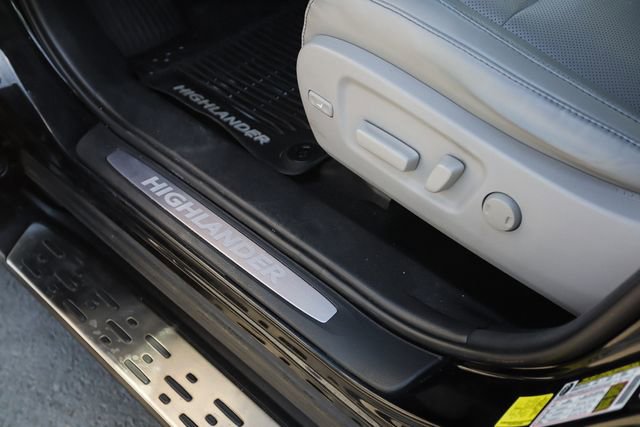 Used 2018 Toyota Highlander Limited Platinum image 40