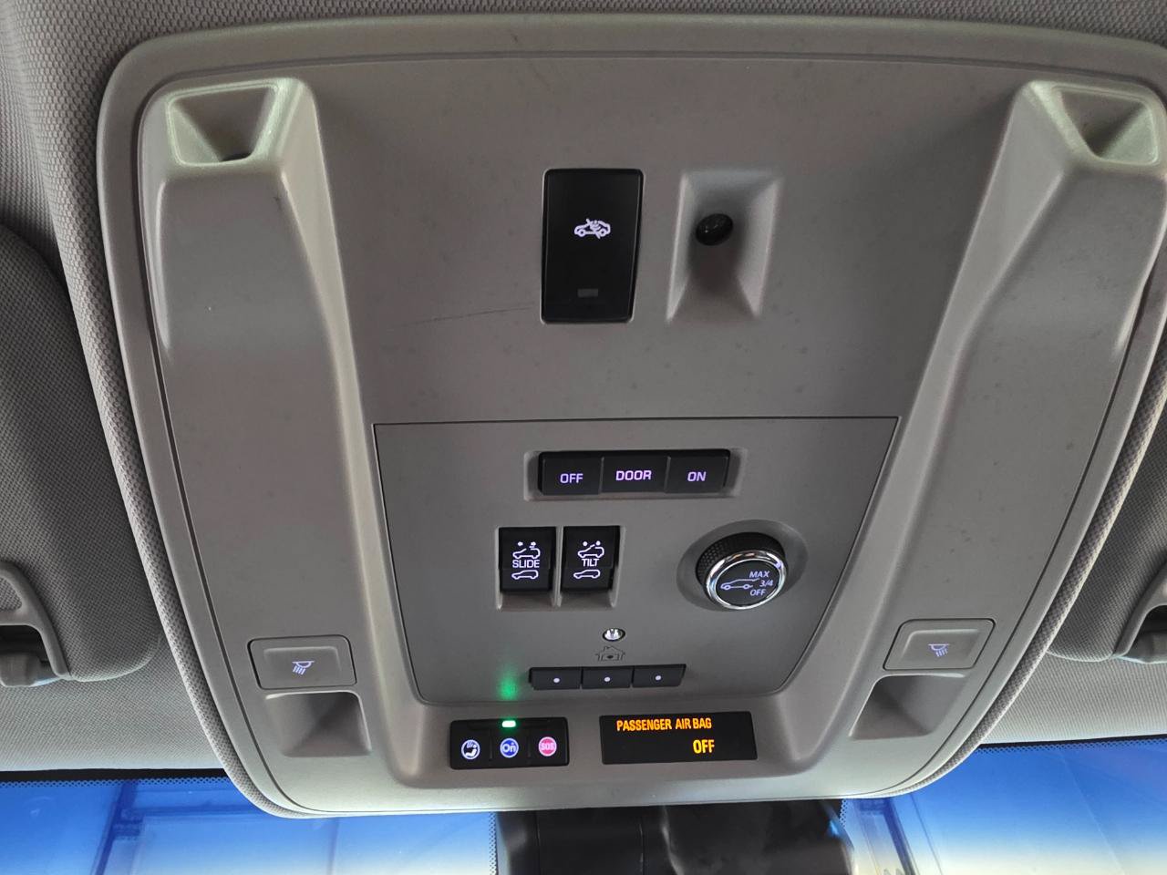 Used 2020 Cadillac Escalade ESV Luxury AWD/4WD image 45