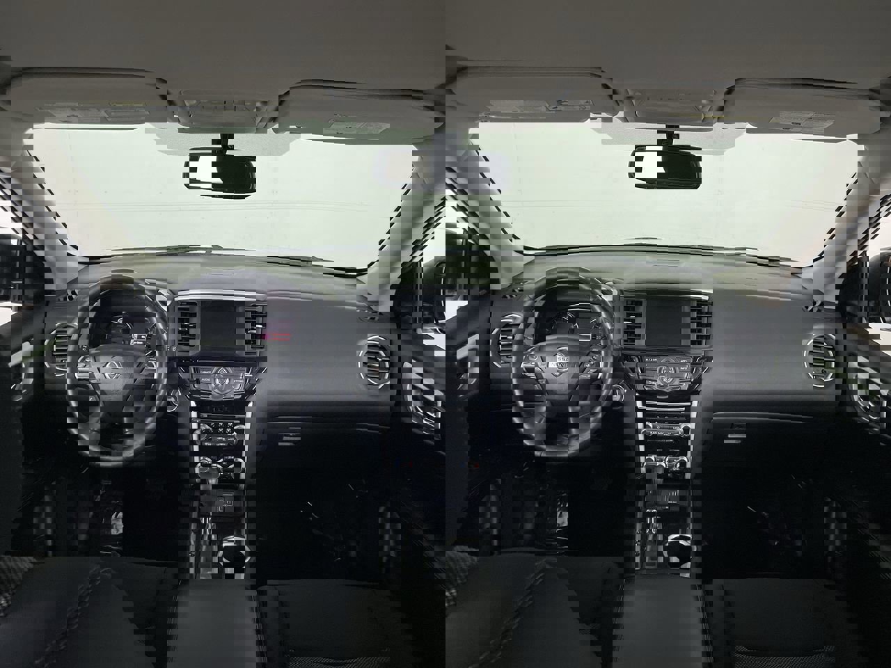 Used 2019 Nissan Pathfinder SV image 28