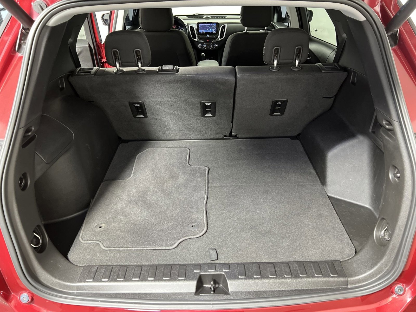 Used 2019 Chevrolet Equinox LT w/ Sun & Navigation Package FWD image 26