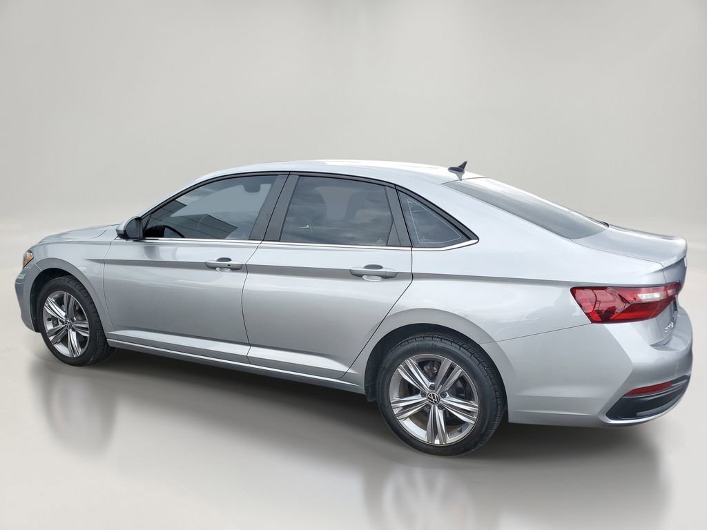 Used 2023 Volkswagen Jetta SE FWD image 6
