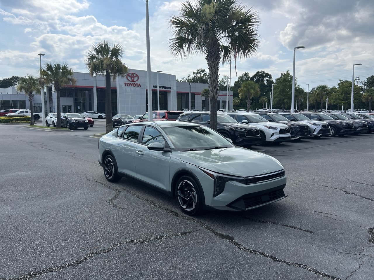 Used 2025 Kia K4 EX FWD image 2