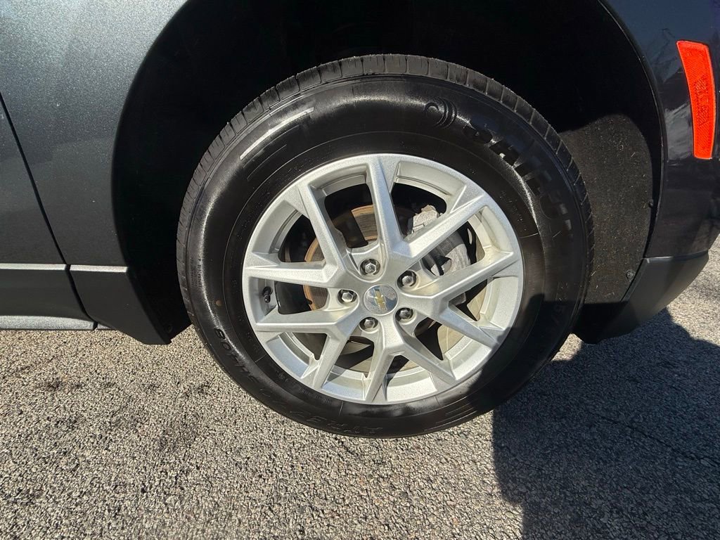 Used 2023 Chevrolet Equinox LT image 32