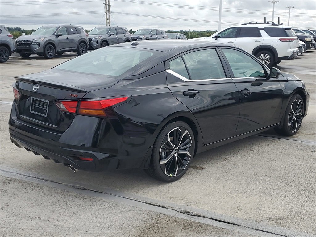 New 2026 Nissan Altima 2.5 SR image 2