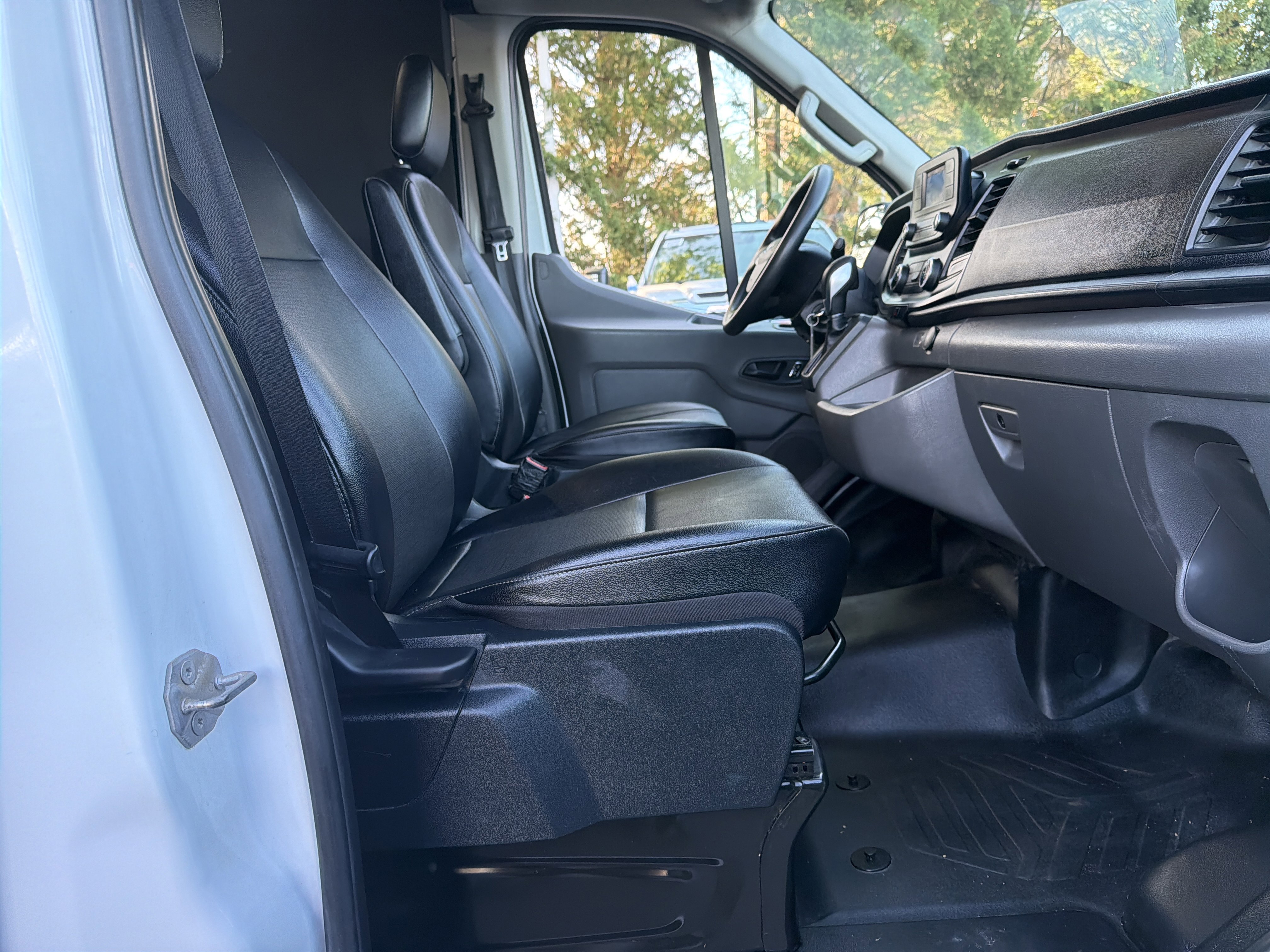 Used 2023 Ford Transit 250 Medium Roof w/ Load Area Protection Package image 31