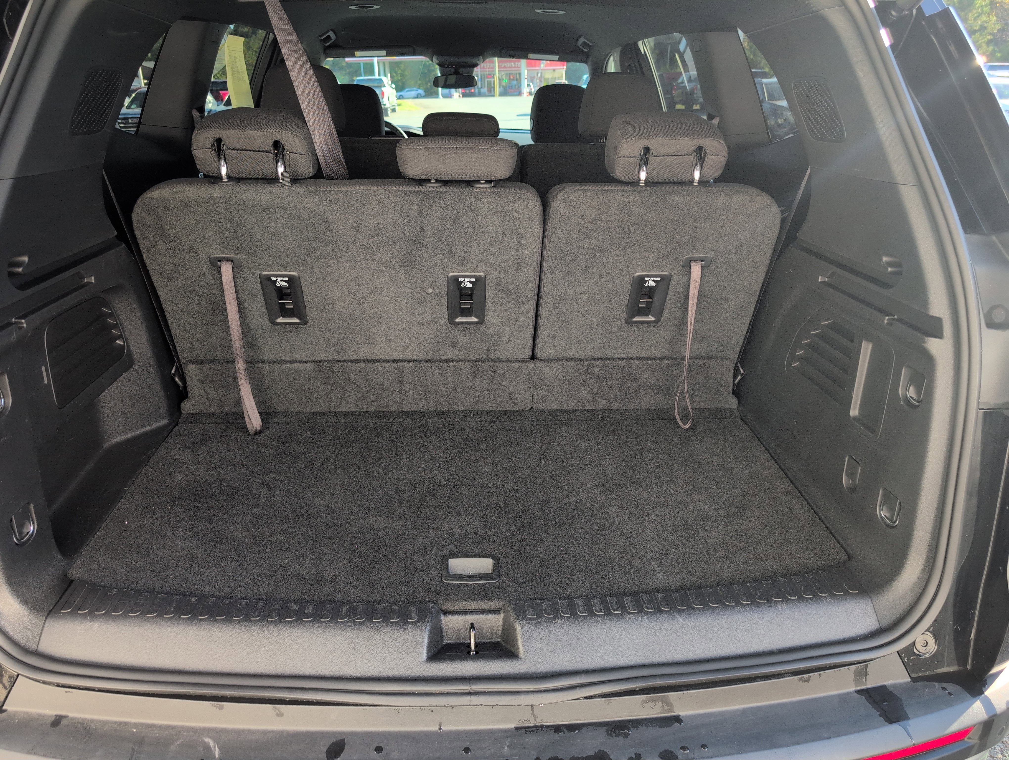 Used 2025 GMC Acadia Elevation image 7