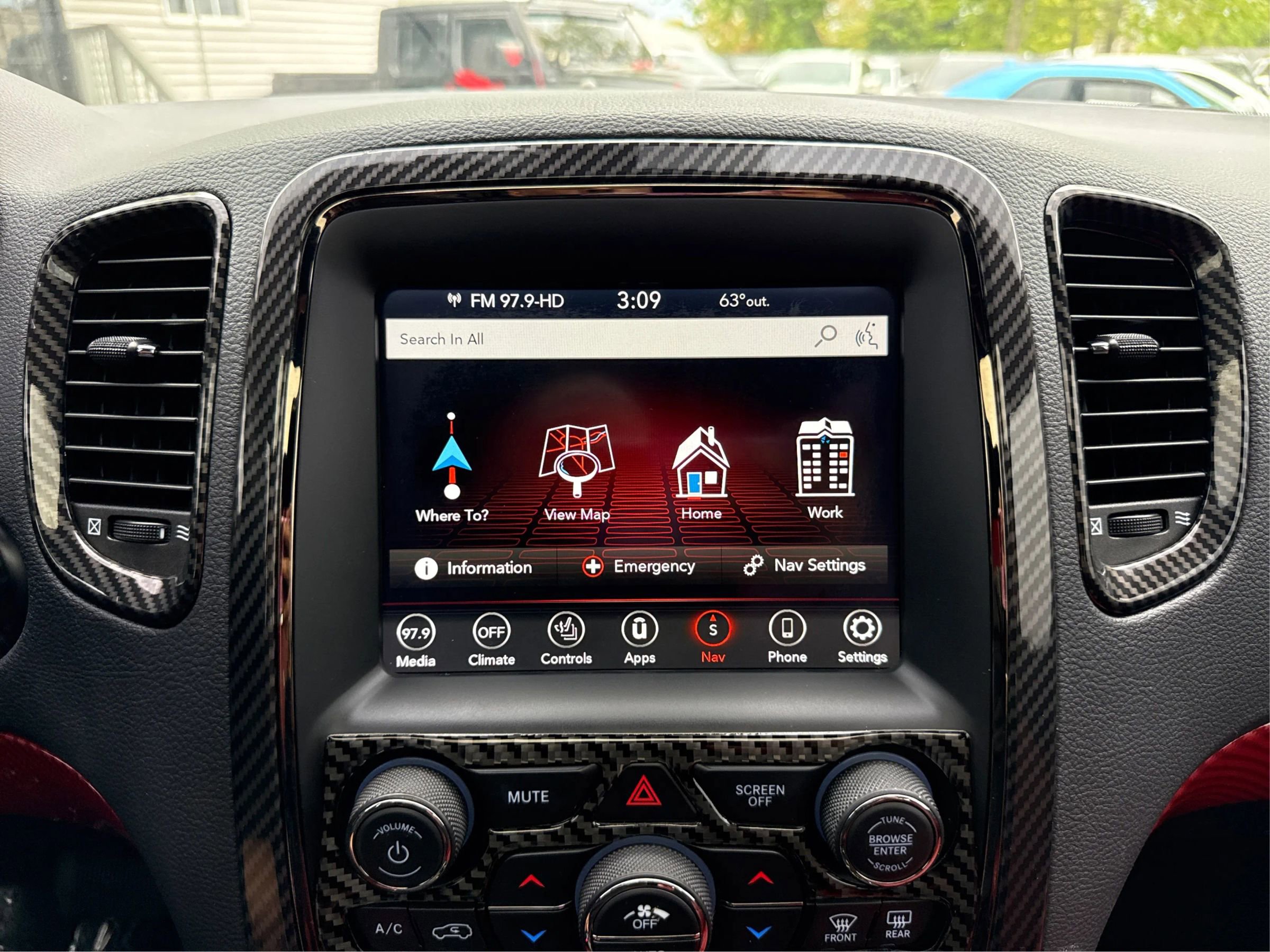 Used 2020 Dodge Durango R/T w/ Technology Group AWD/4WD image 30