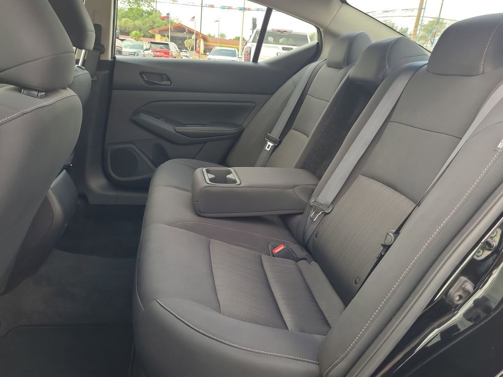 Used 2025 Nissan Altima 2.5 SV FWD image 26