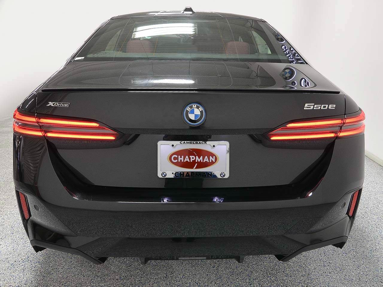 New 2027 BMW 550e xDrive w/ Premium Package AWD/4WD image 4