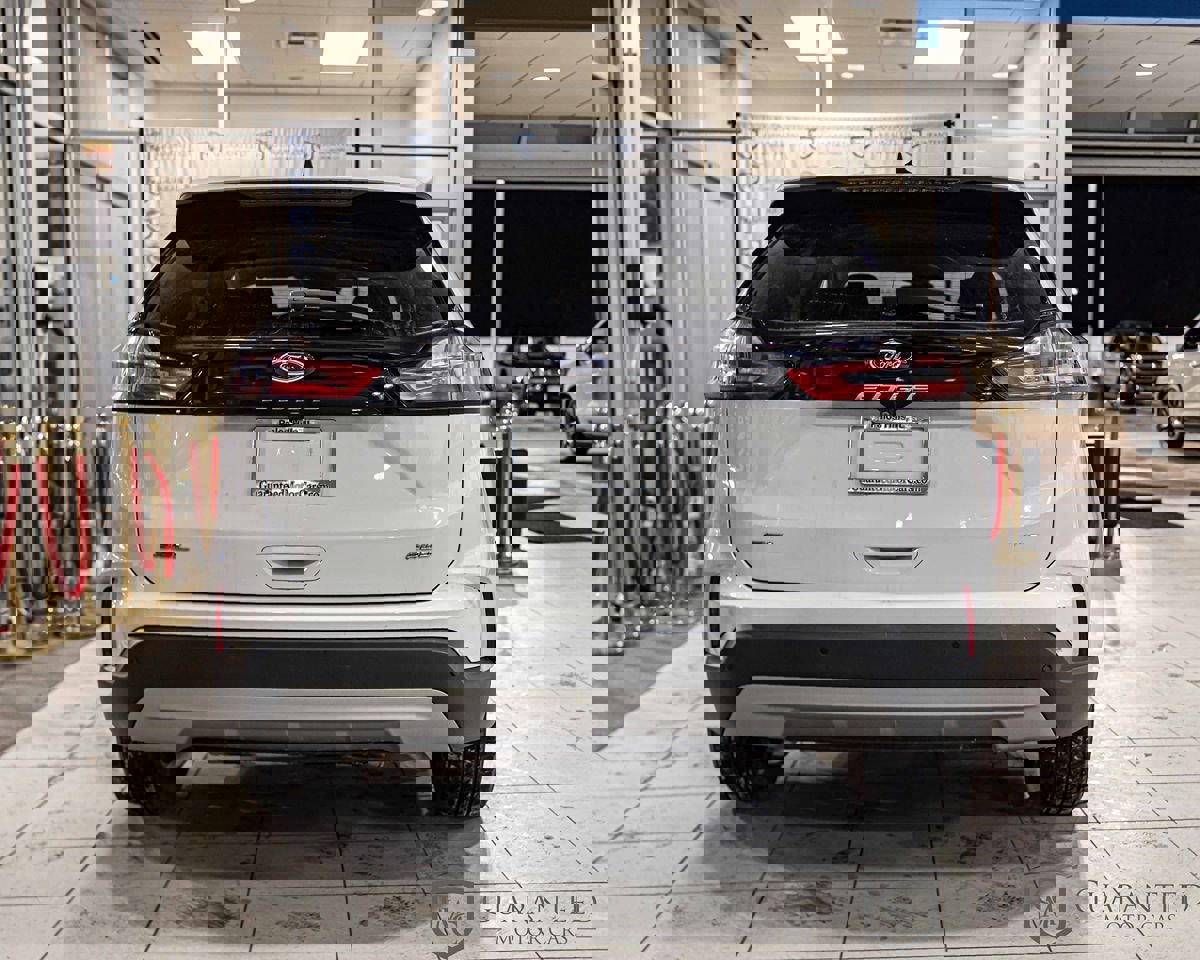 Used 2022 Ford Edge SEL image 13