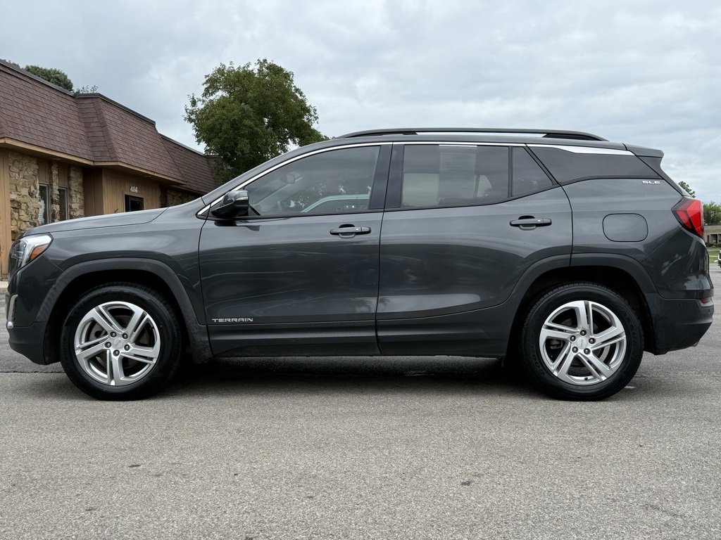 Used 2019 GMC Terrain SLE w/ Driver Convenience Package image 2