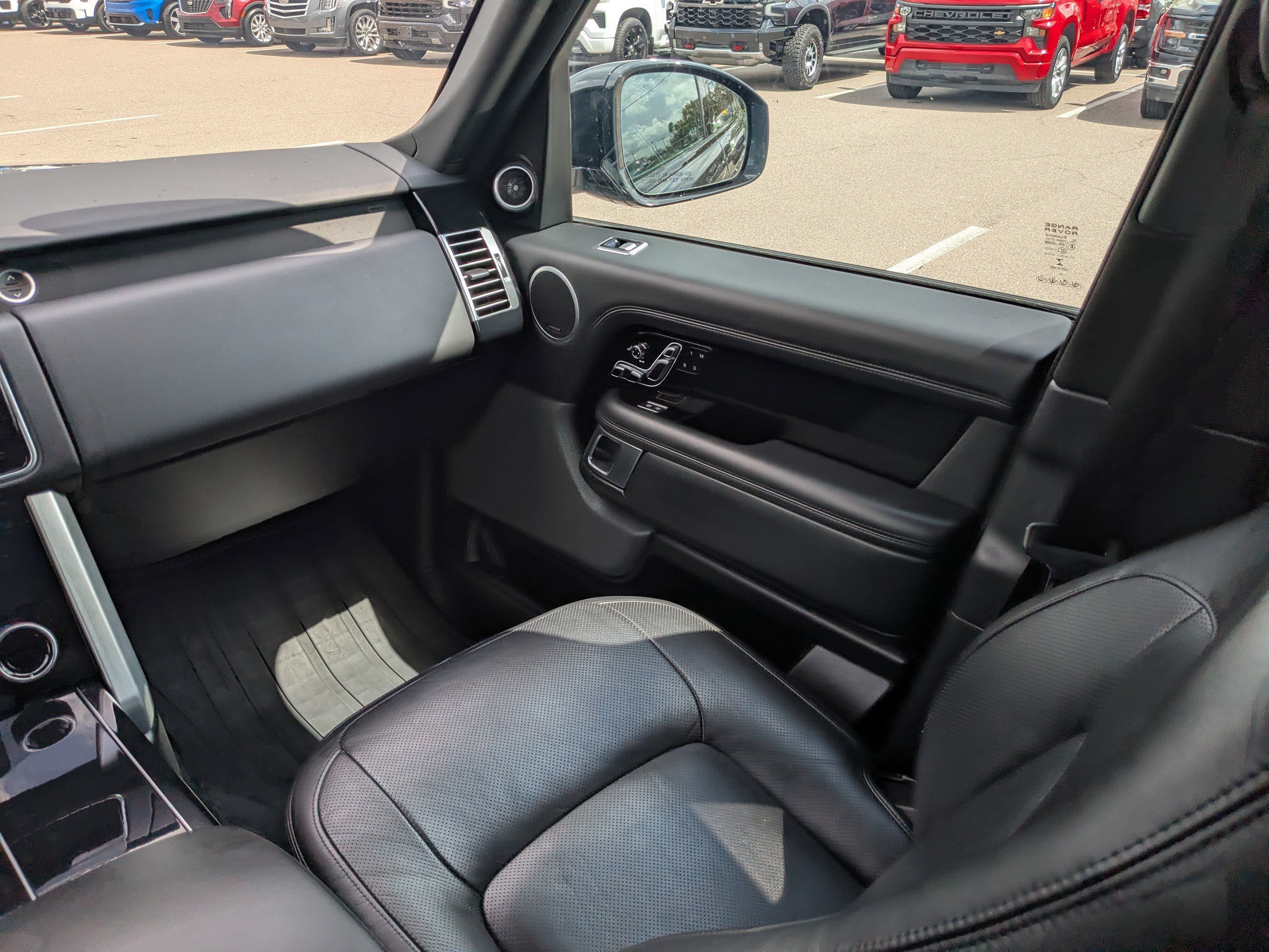 Used 2022 Land Rover Range Rover Westminster Edition image 17