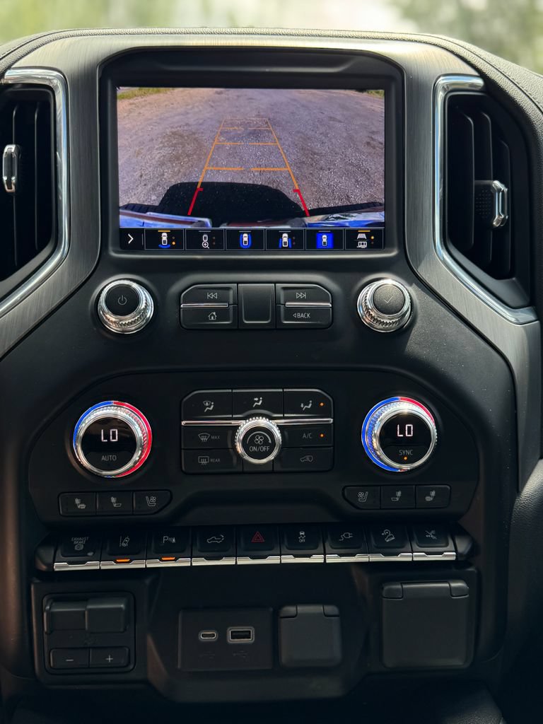 Used 2022 GMC Sierra 3500 Denali w/ Denali Black Diamond Edition AWD/4WD image 23