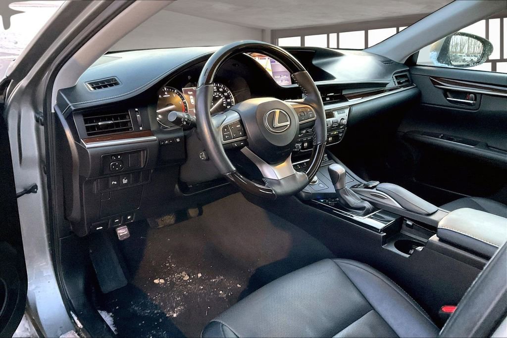 Used 2016 Lexus ES 350 w/ Navigation System Package image 16