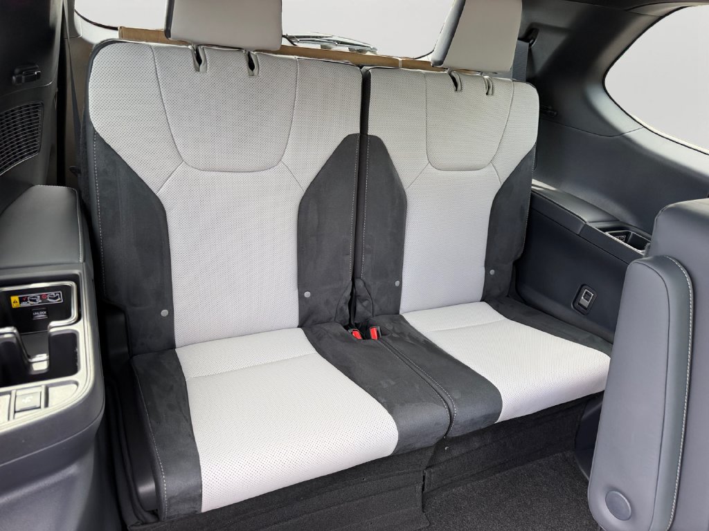 New 2026 Lexus TX 500h AWD image 7