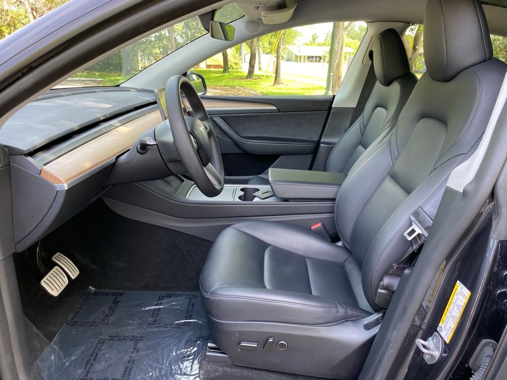 Used 2025 Tesla Model Y Performance AWD/4WD image 16