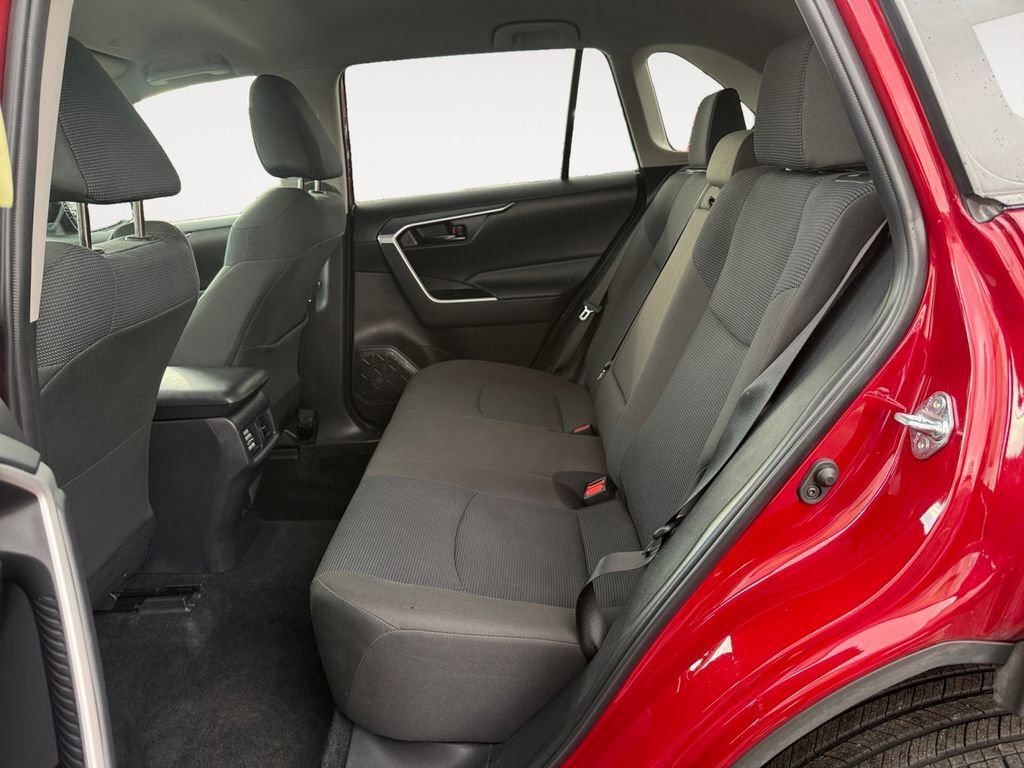 Used 2025 Toyota RAV4 LE AWD/4WD image 13