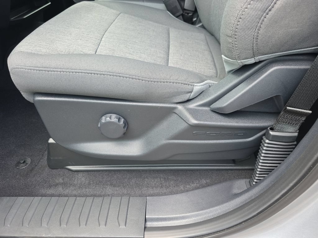 Used 2025 Ford F150 XLT AWD/4WD image 12