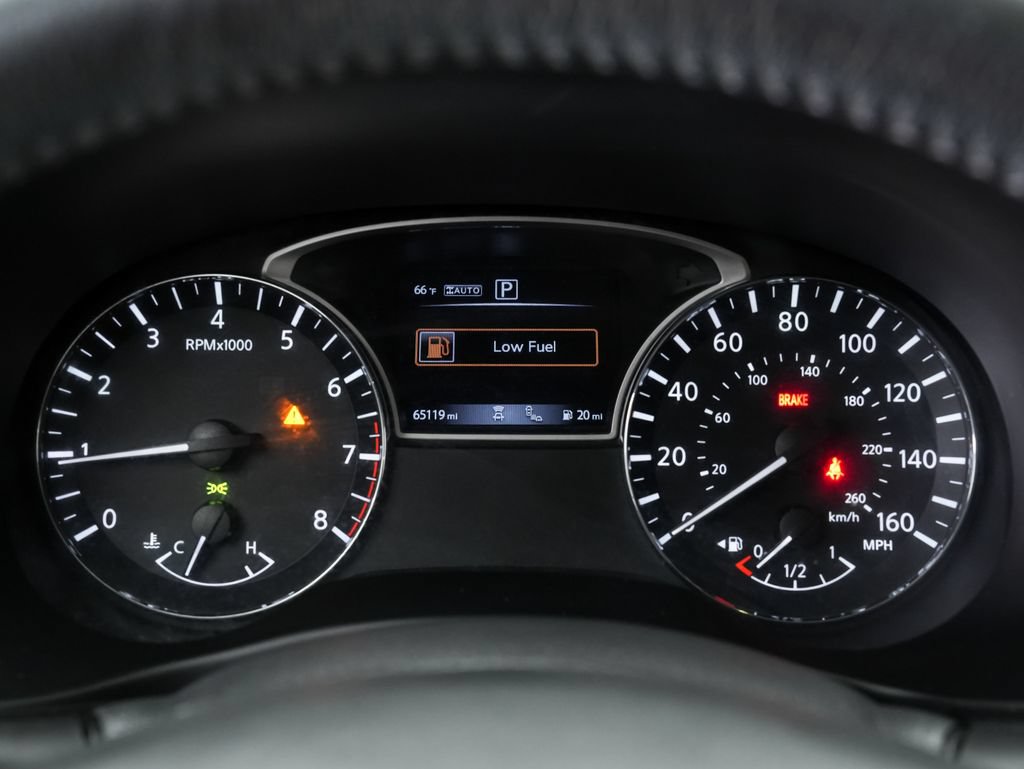 Used 2019 Nissan Pathfinder SV AWD/4WD image 14