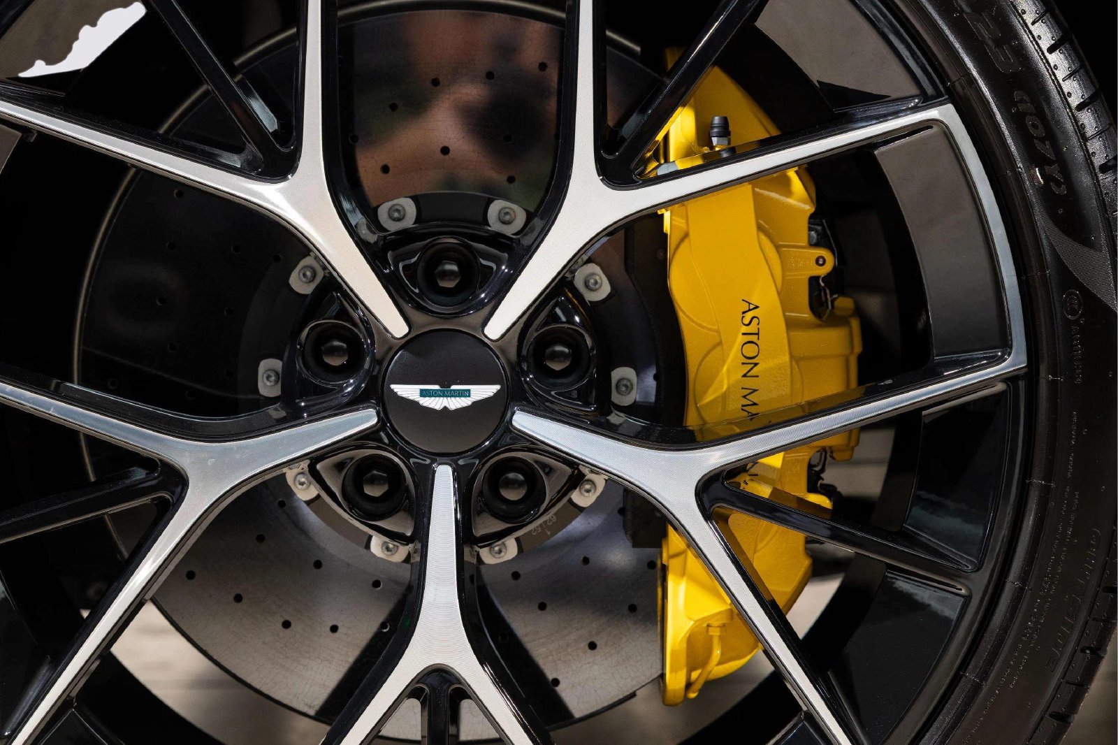 New 2026 Aston Martin DBX 707 AWD/4WD image 10