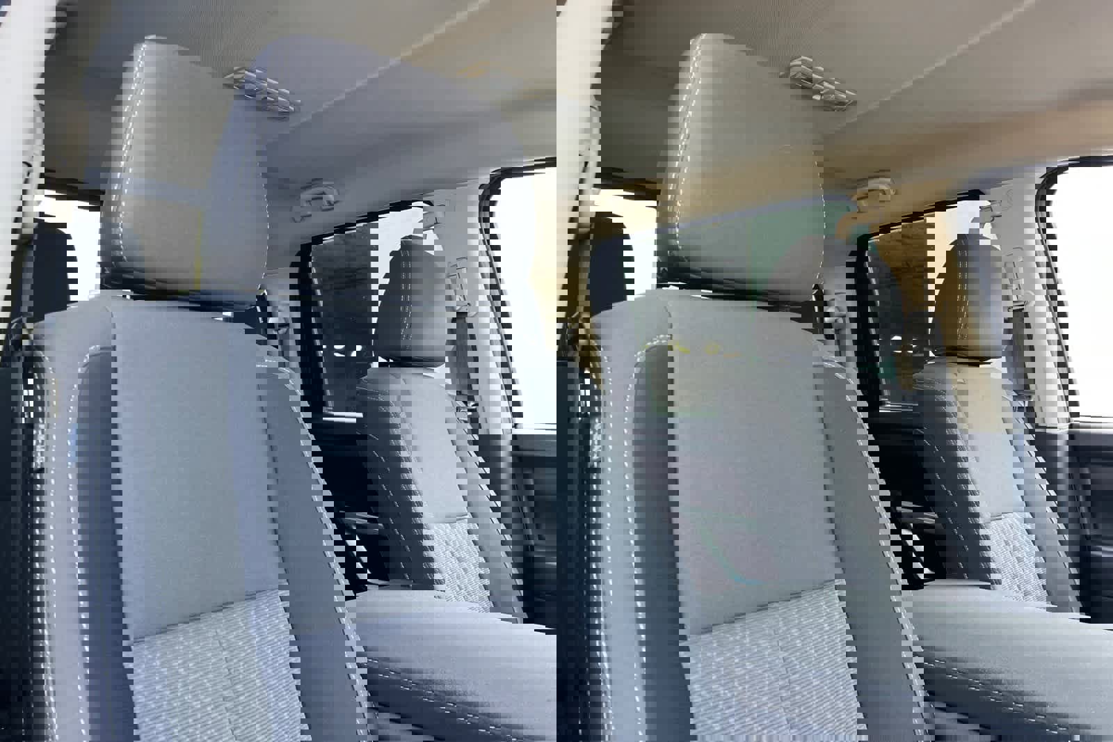 Used 2023 Nissan Titan SV image 17