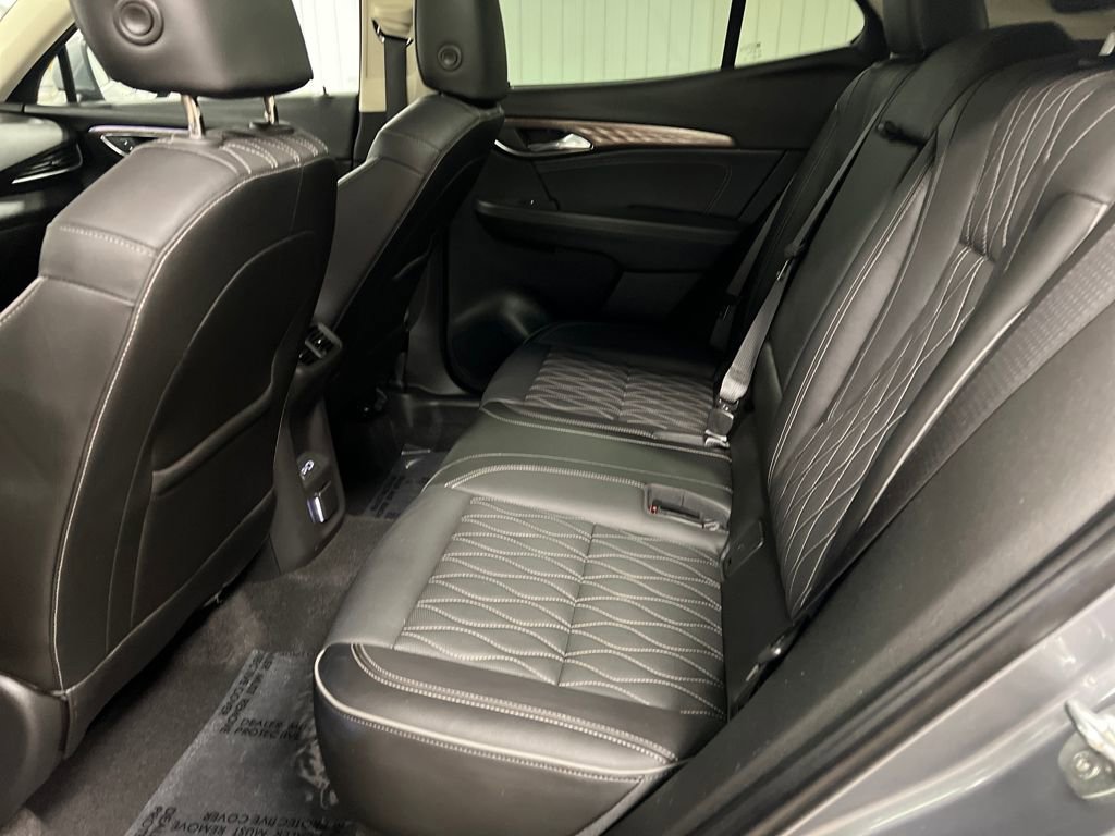 Certified 2021 Buick Envision Avenir w/ Technology Package II image 14