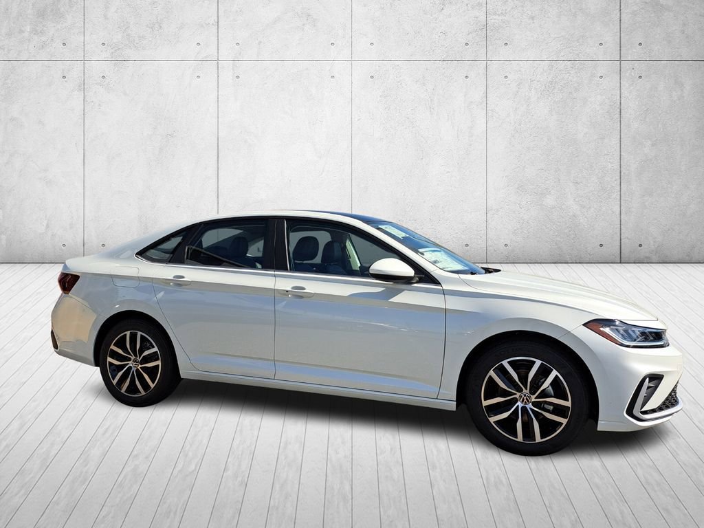 New 2026 Volkswagen Jetta SE image 3