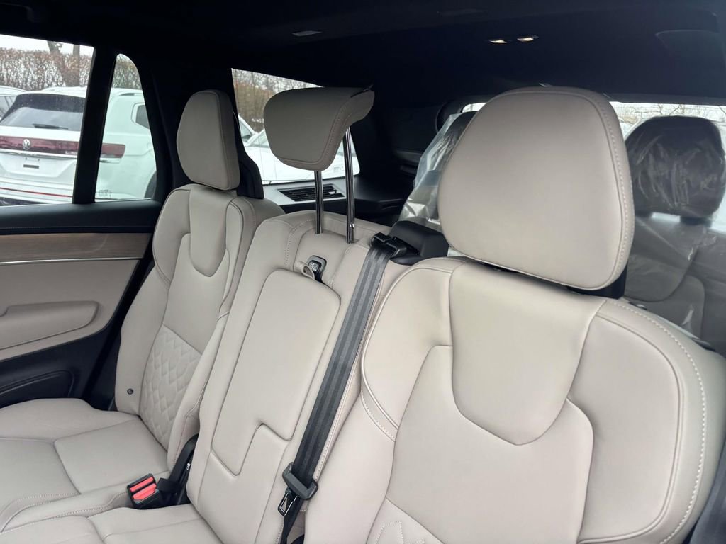 New 2026 Volvo XC90 B5 Plus image 27