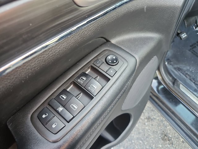 Used 2021 Jeep Grand Cherokee Limited AWD/4WD image 11