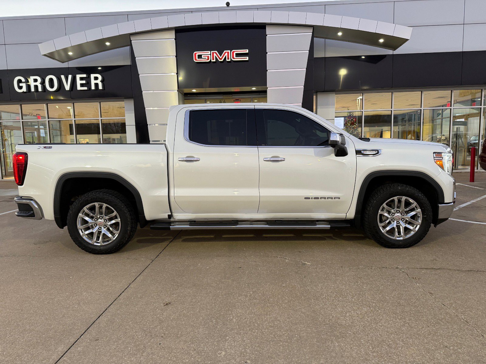 Certified 2021 GMC Sierra 1500 SLT image 3