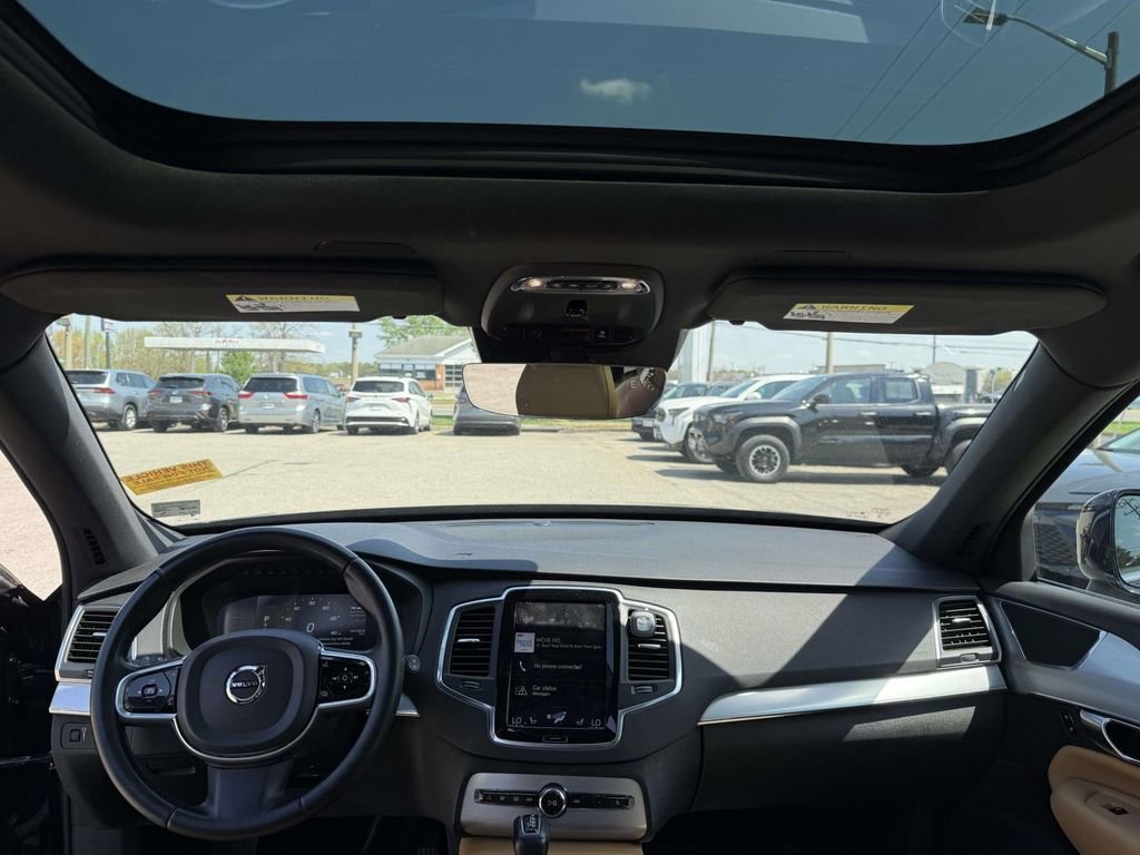 Used 2017 Volvo XC90 T5 Momentum w/ Vision Package image 15