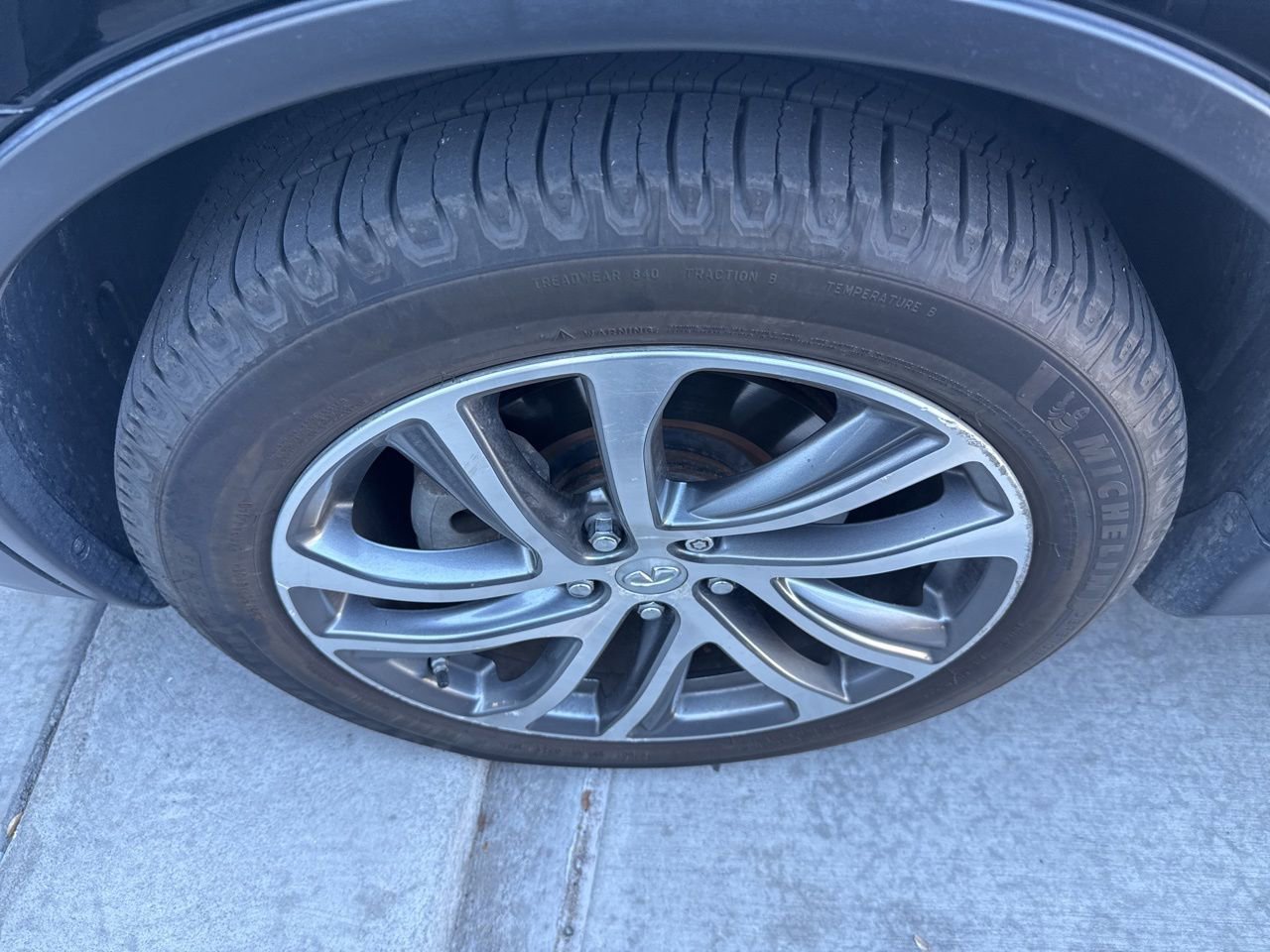 Used 2017 INFINITI QX50 AWD w/ Deluxe Touring Package image 5