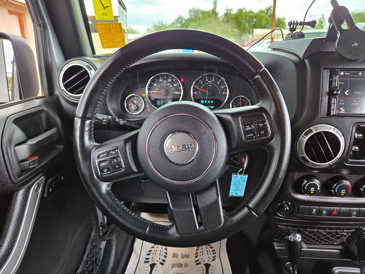 Used 2018 Jeep Wrangler Unlimited Sahara w/ Connectivity Group AWD/4WD image 43