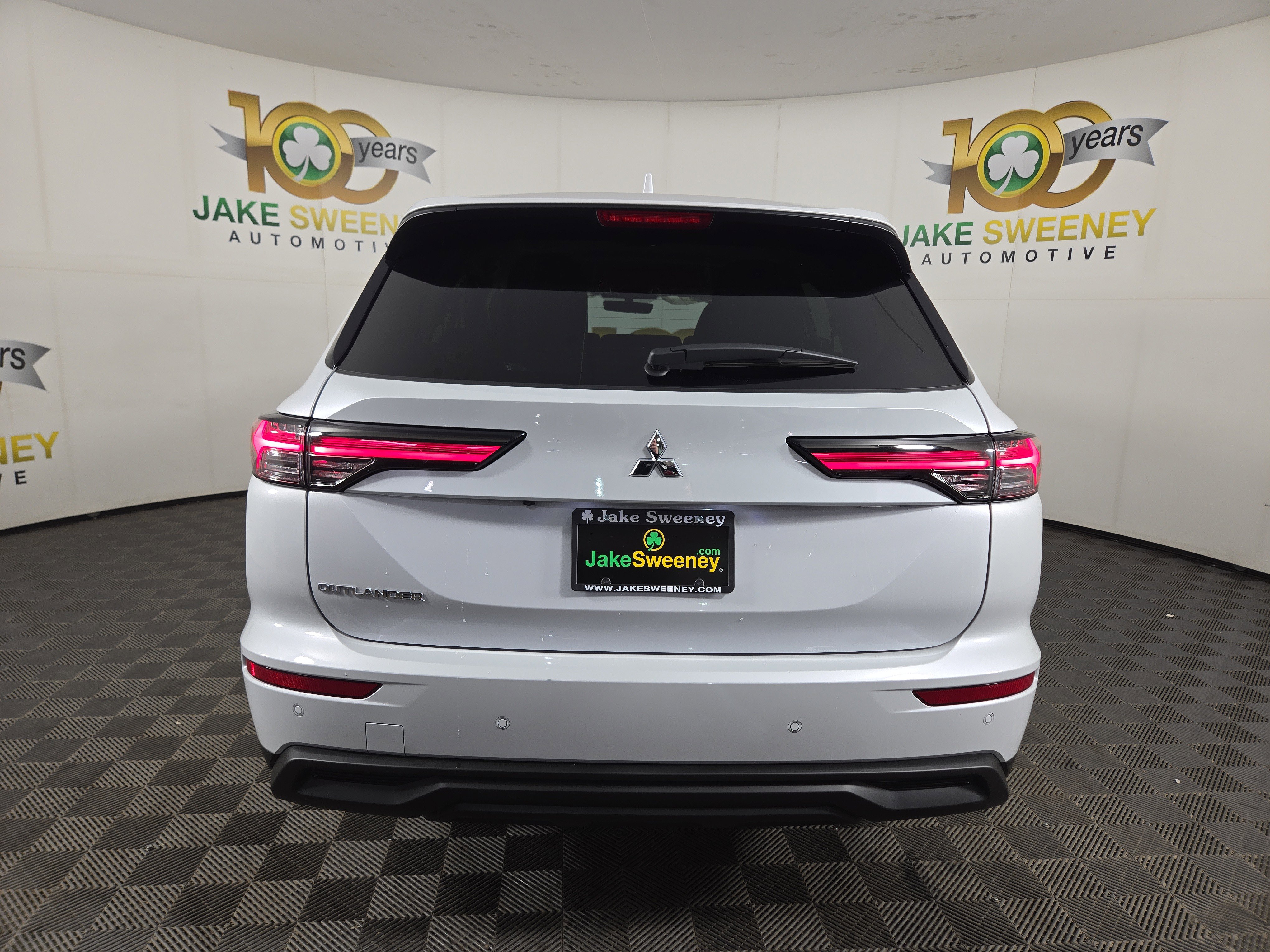 New 2025 Mitsubishi Outlander ES image 6