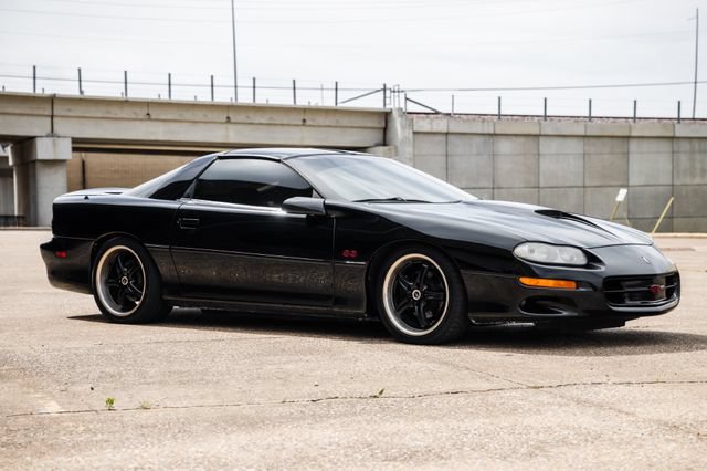 Used 2002 Chevrolet Camaro Z28 w/ SS Performance/Appearance Pkg RWD image 36