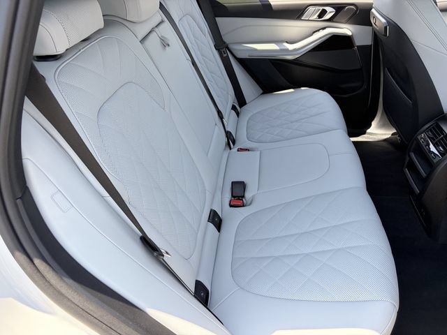 Certified 2024 BMW X5 xDrive40i w/ Premium Package AWD/4WD image 15
