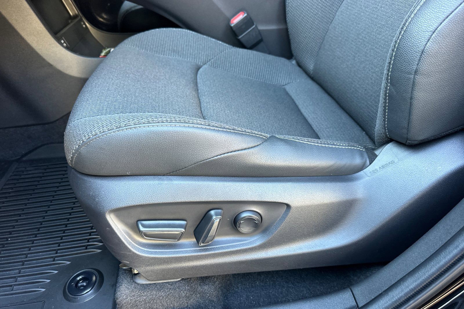 Used 2025 Toyota bZ4X AWD image 13