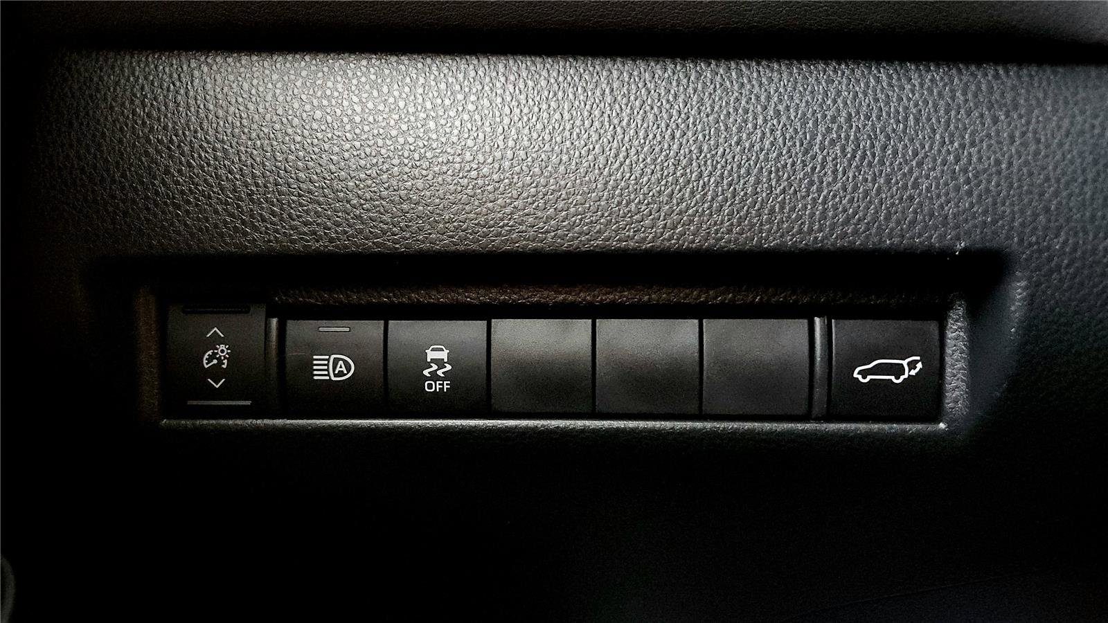 Used 2024 Toyota Venza XLE image 43