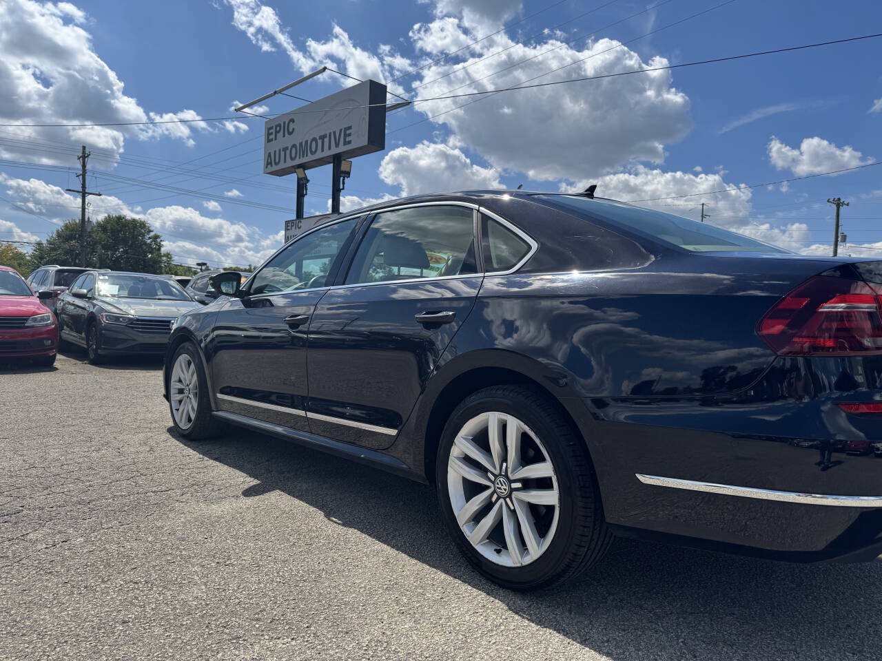 Used 2017 Volkswagen Passat 1.8T SEL Premium FWD image 5