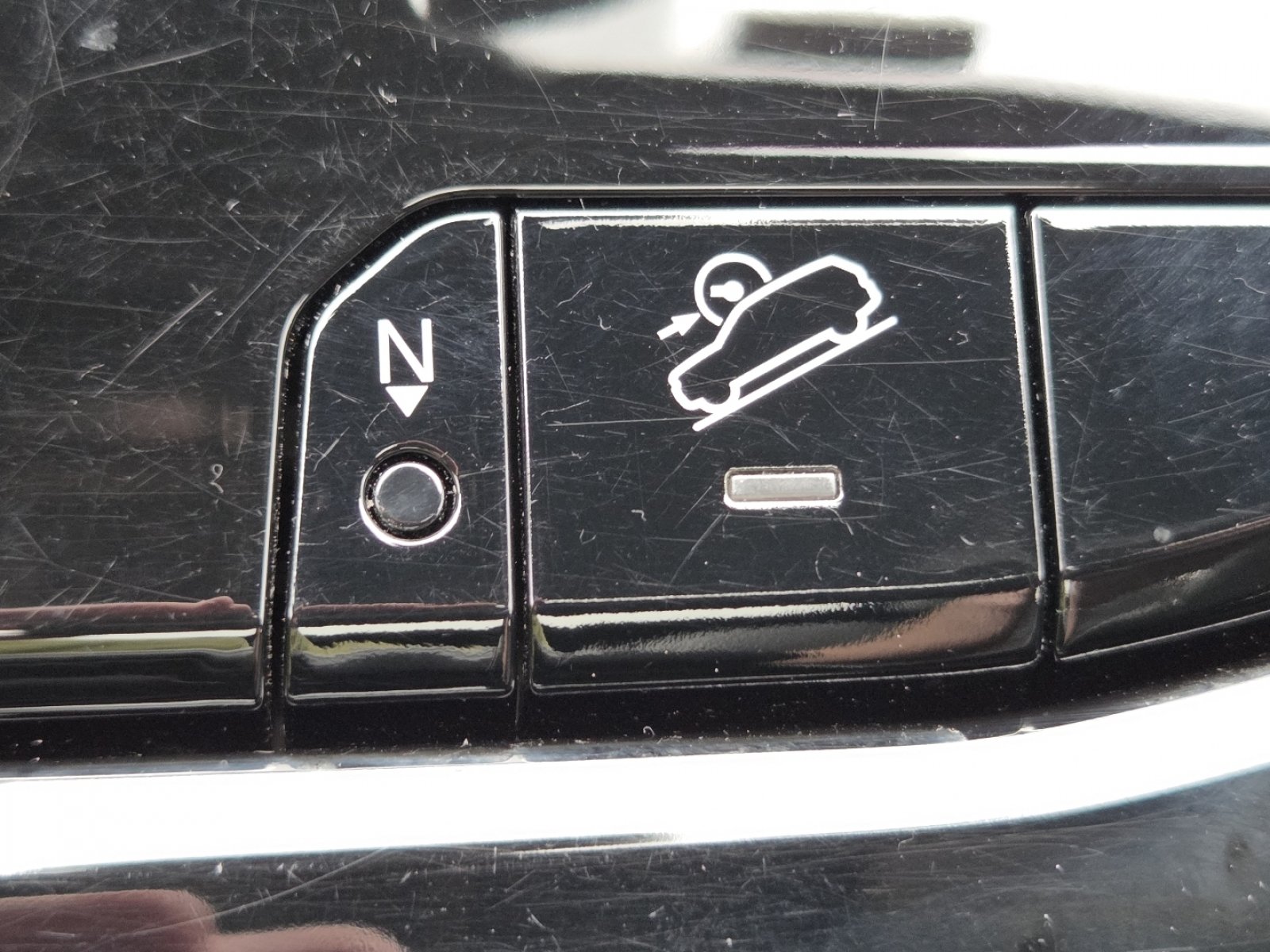 Used 2022 Jeep Grand Cherokee Overland AWD/4WD image 12