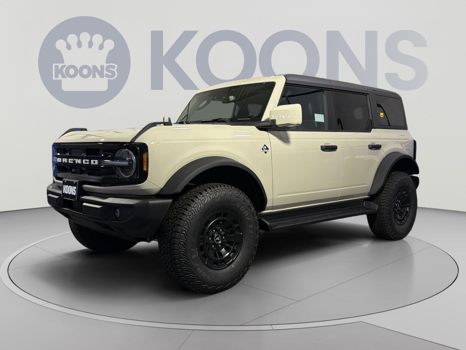 New 2026 Ford Bronco Outer Banks w/ Sasquatch Package