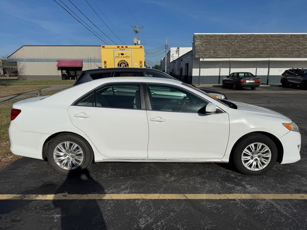 Used 2013 Toyota Camry LE image 4