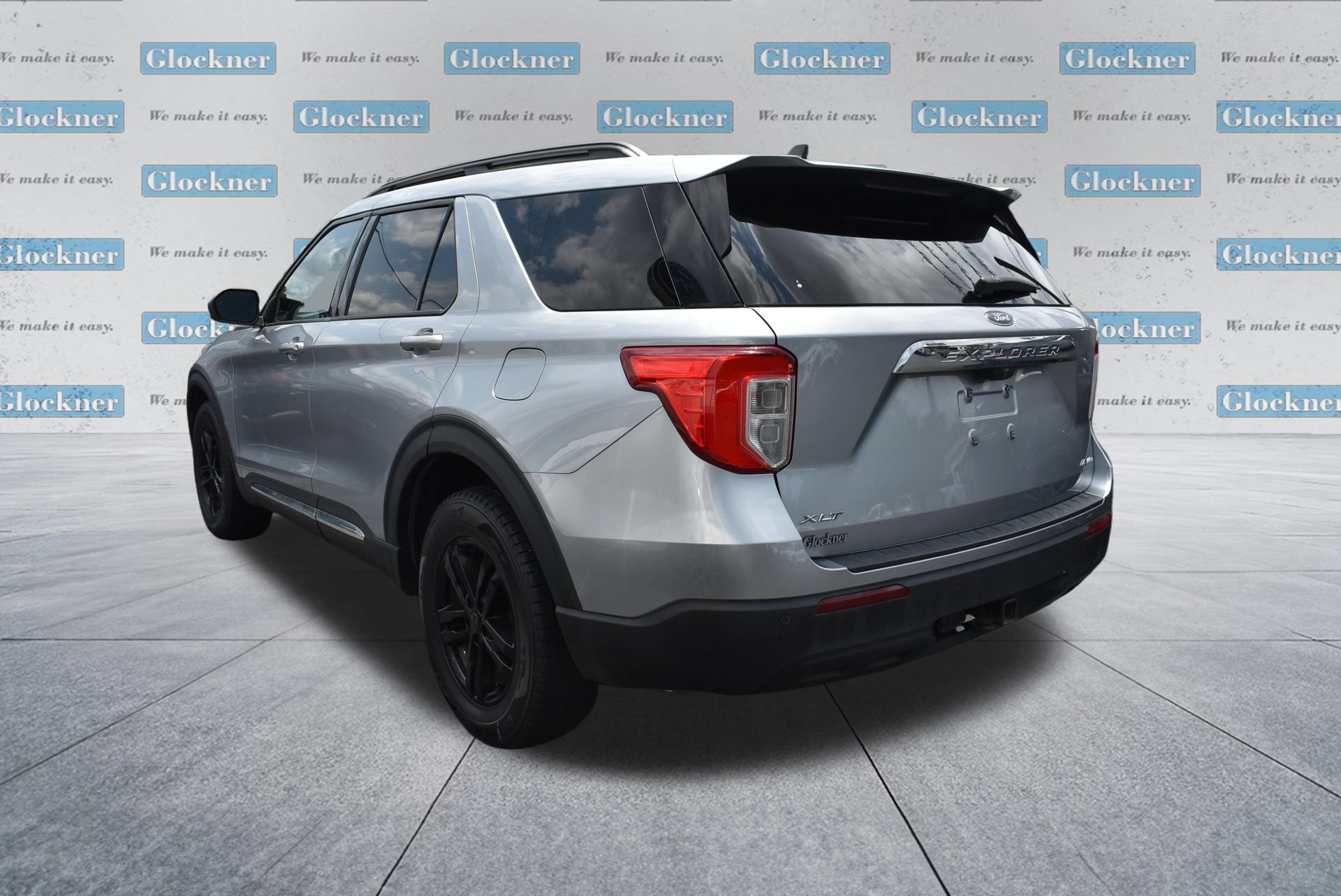Used 2022 Ford Explorer XLT w/ Class IV Trailer Tow Package AWD/4WD image 8